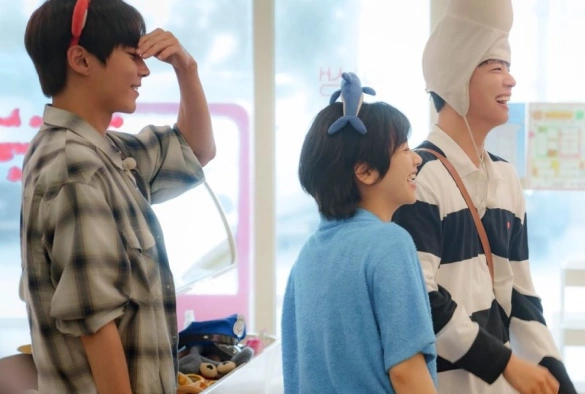 Кадр из дорамы Молодежный лагерь