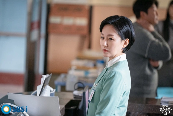 Кадр из дорамы Учитель Ким — доктор-романтик 3 сезон