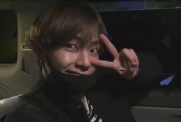 Кадр из дорамы BTS Бон Вояж