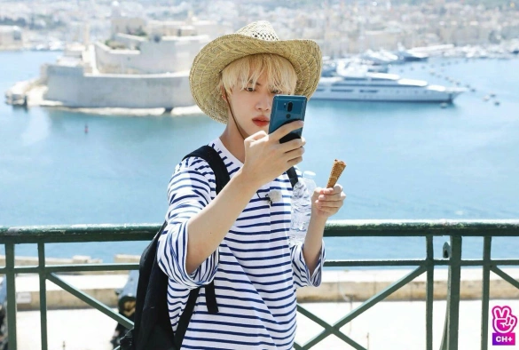 Кадр из дорамы BTS Бон Вояж 3 сезон