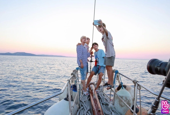 Кадр из дорамы BTS Бон Вояж 3 сезон