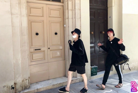 Кадр из дорамы BTS Бон Вояж 3 сезон