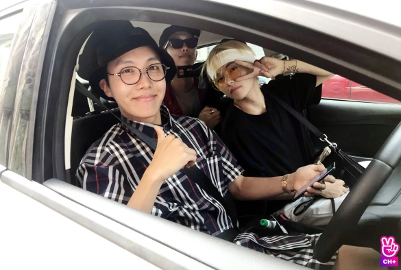 Кадр из дорамы BTS Бон Вояж 3 сезон