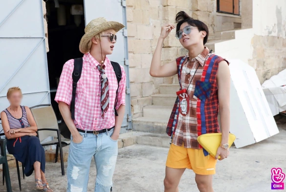 Кадр из дорамы BTS Бон Вояж 3 сезон