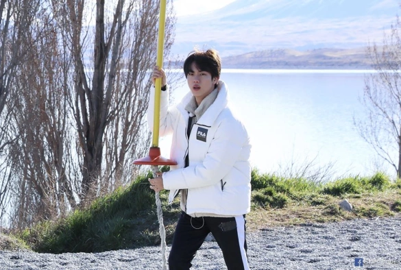 Кадр из дорамы BTS Бон Вояж 4 сезон