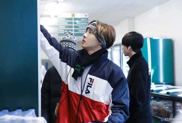 Кадр из дорамы BTS Бон Вояж 4 сезон