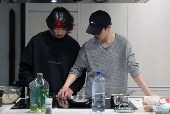 Кадр из дорамы BTS Бон Вояж 4 сезон