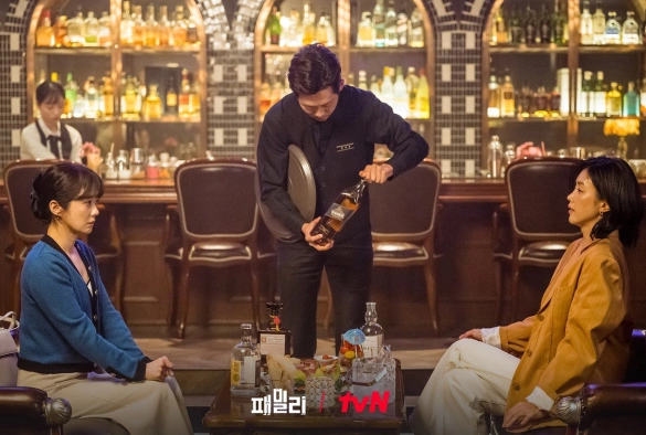 Кадр из дорамы Семья