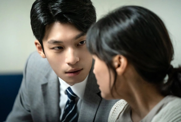 Кадр из дорамы Полночь