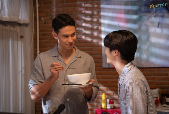 Кадр из дорамы Шаг за шагом