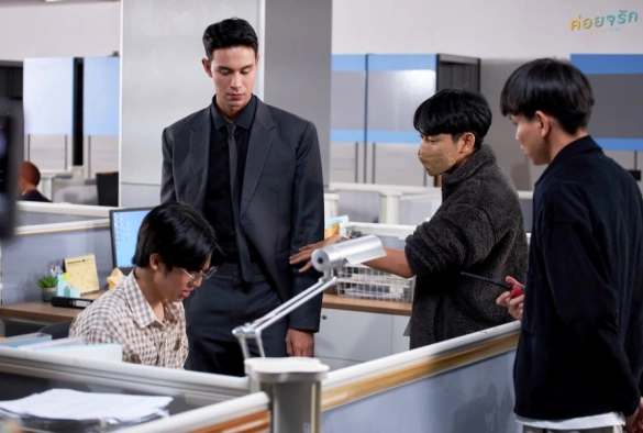 Кадр из дорамы Шаг за шагом