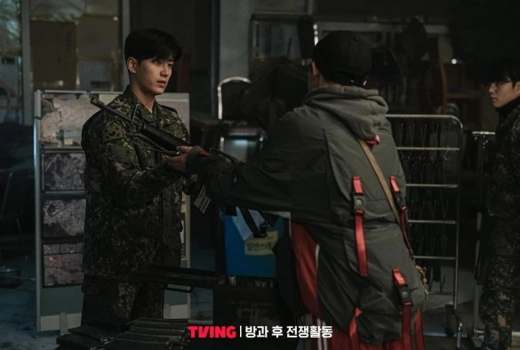 Кадр из дорамы Обязанности после школы 2 сезон