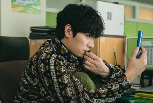 Кадр из дорамы Выгодная афера