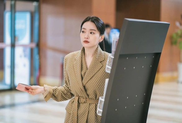 Кадр из дорамы Выгодная афера