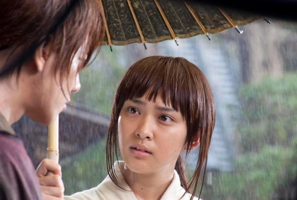 Кадр из дорамы Бродяга Кэнсин