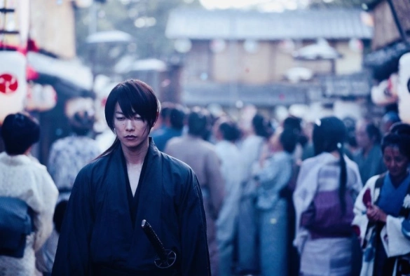 Кадр из дорамы Бродяга Кэнсин: Начало