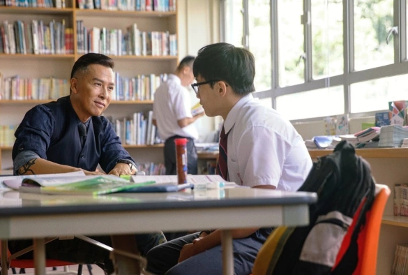 Кадр из дорамы Большой брат