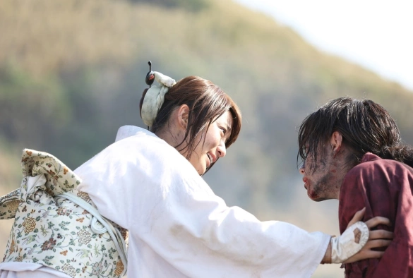 Кадр из дорамы Бродяга Кэнсин: Последняя легенда