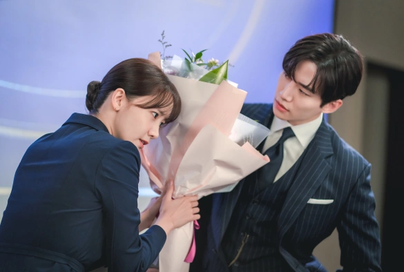 Кадр из дорамы Король земли