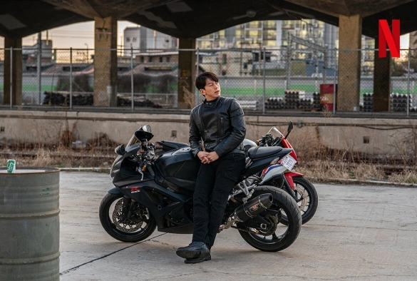 Кадр из дорамы Охотничьи псы