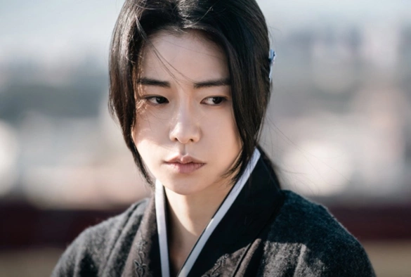 Кадр из дорамы Дом с внутренним двором