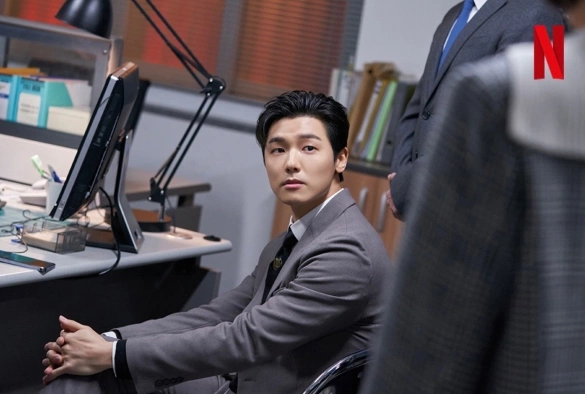 Кадр из дорамы Знаменитость