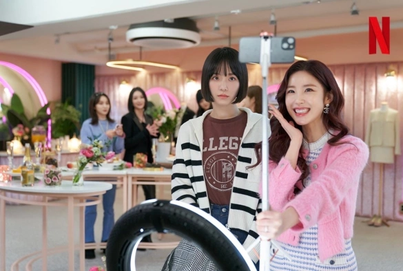 Кадр из дорамы Знаменитость