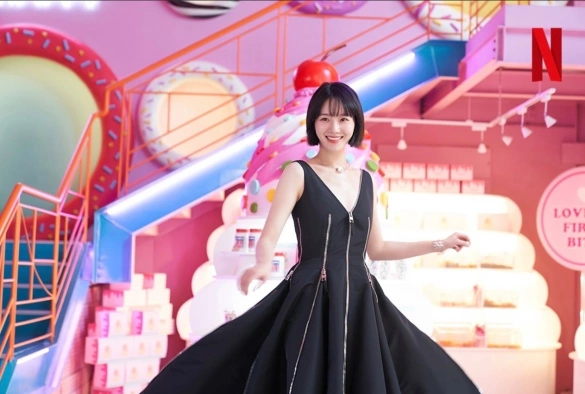 Кадр из дорамы Знаменитость