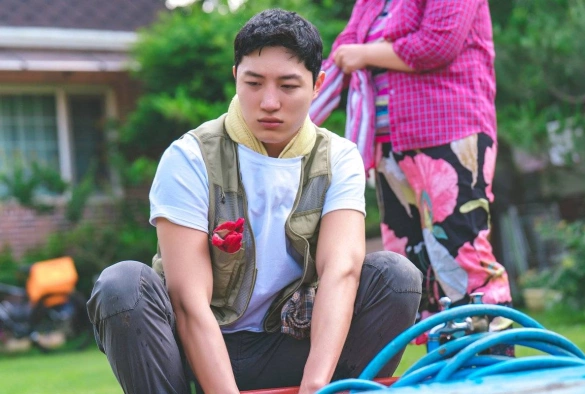 Кадр из дорамы Трактор, полный любви