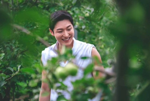 Кадр из дорамы Трактор, полный любви