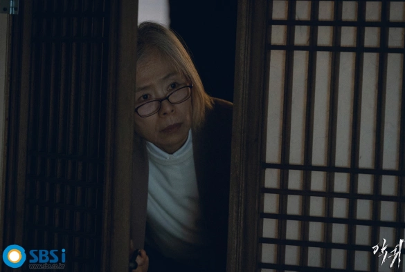 Кадр из дорамы Демон