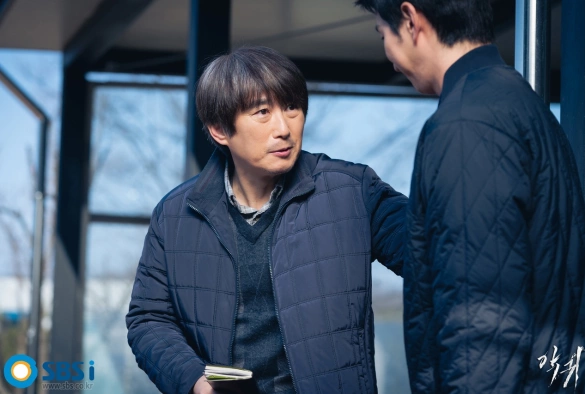 Кадр из дорамы Демон