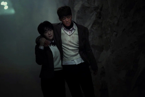 Кадр из дорамы Шёпот