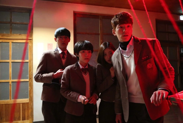 Кадр из дорамы Шёпот