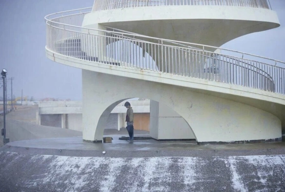 Кадр из дорамы Дверь в лето