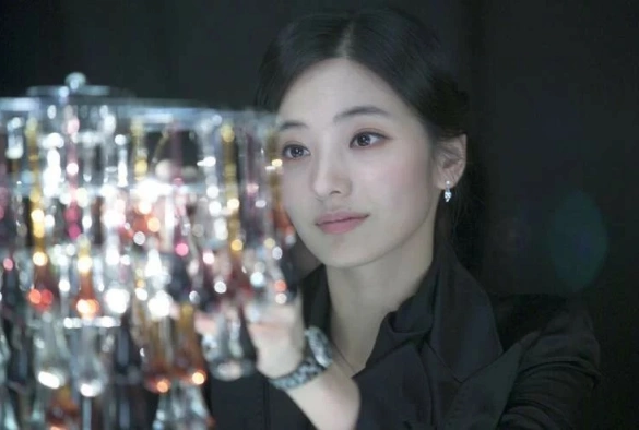 Кадр из дорамы Меняясь партнёрами