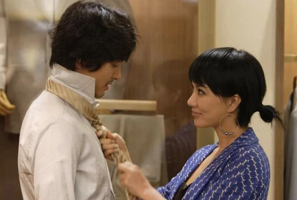 Кадр из дорамы Меняясь партнёрами