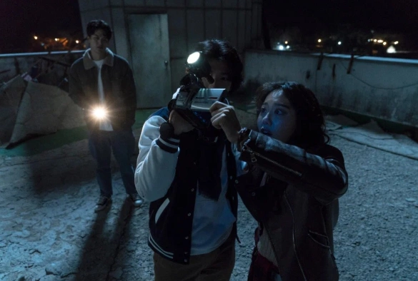 Кадр из дорамы Призрачная дверь