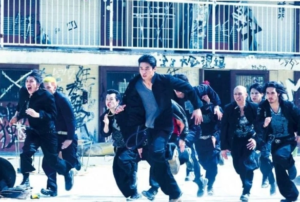 Кадр из дорамы Вороны: Взрыв