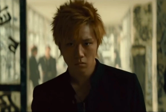 Кадр из дорамы Вороны: Взрыв