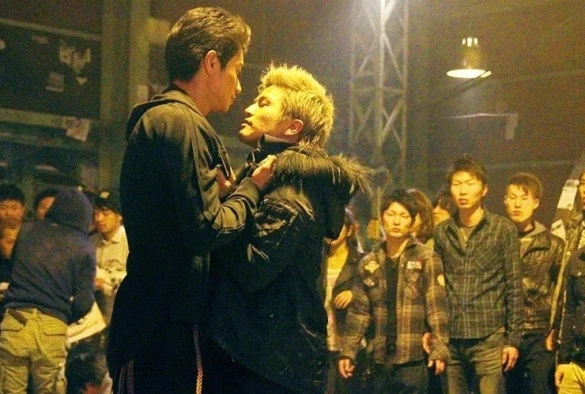 Кадр из дорамы Вороны: Взрыв