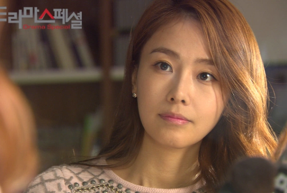 Кадр из дорамы Другая свадьба