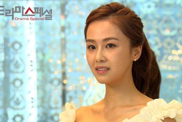 Кадр из дорамы Другая свадьба