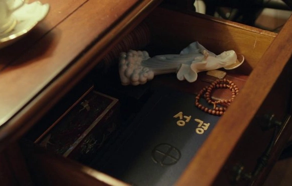 Кадр из дорамы Незваный гость