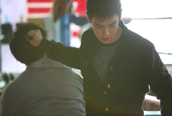 Кадр из дорамы Выпускник