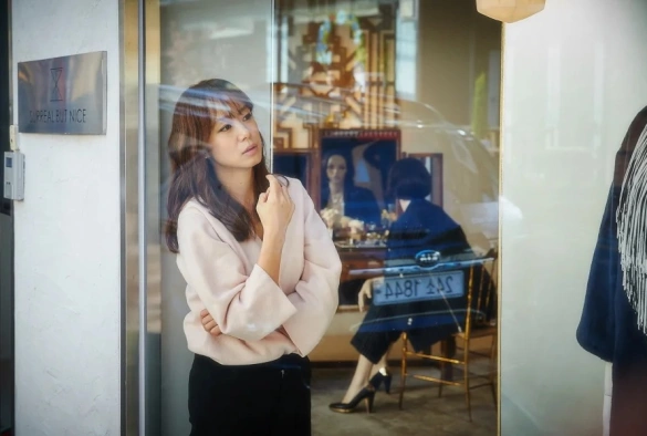 Кадр из дорамы Мужчина и женщина