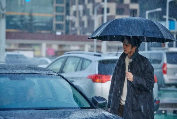 Кадр из дорамы Мужчина и женщина