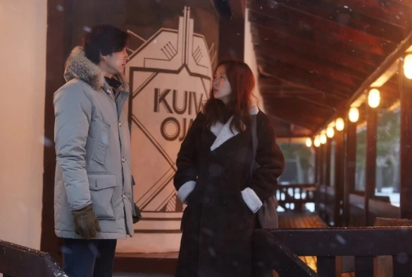 Кадр из дорамы Мужчина и женщина