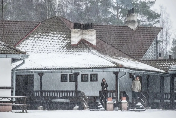 Кадр из дорамы Мужчина и женщина