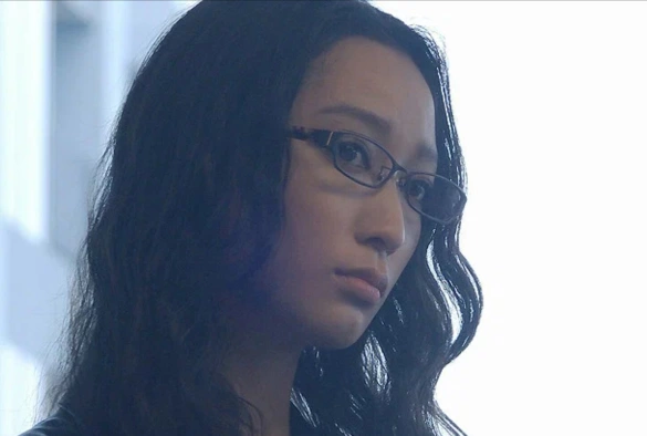 Кадр из дорамы Платиновые данные